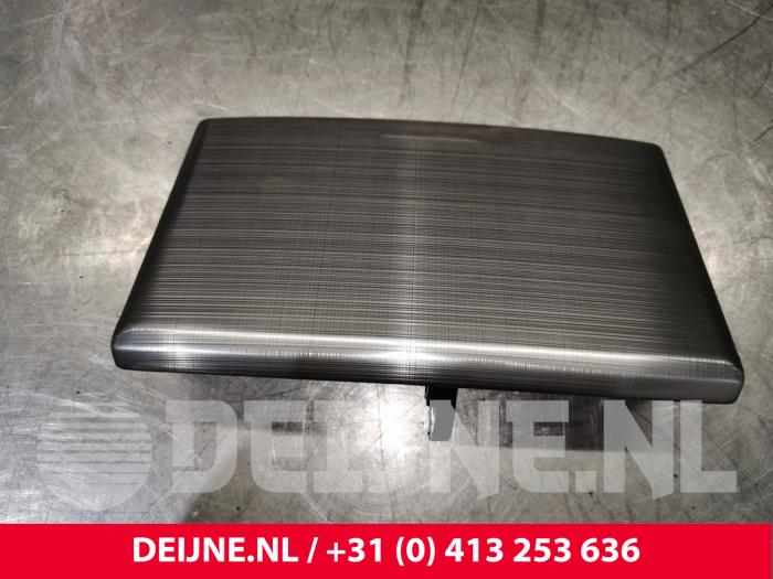 Nowe Schowek Volvo XC90 II Cena € 145,20 Z VAT oferowane przez van Deijne Onderdelen Uden B.V.