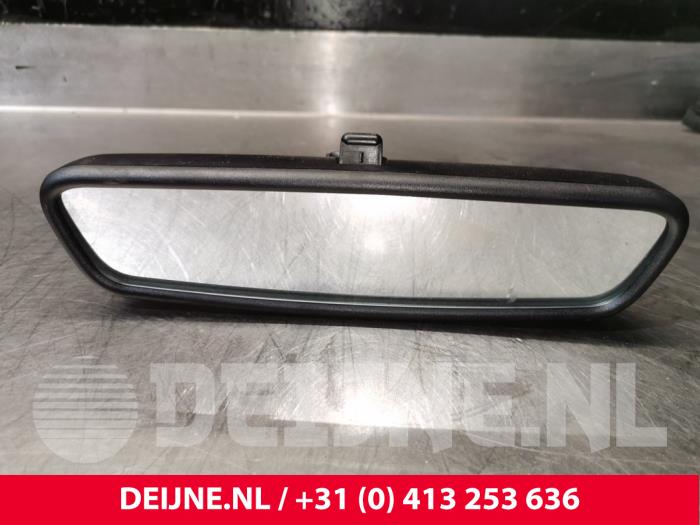 Używane Lusterko wewnetrzne Volvo V60 II (ZW) 2.0 B3 16V Mild Hybrid Cena € 100,00 Procedura marży oferowane przez van Deijne Onderdelen Uden B.V.
