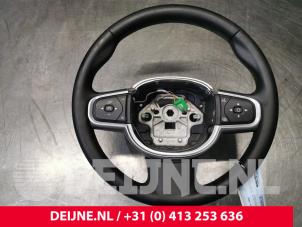 Used Steering wheel Volvo V60 II (ZW) 2.0 B3 16V Mild Hybrid Geartronic Price € 175,00 Margin scheme offered by van Deijne Onderdelen Uden B.V.