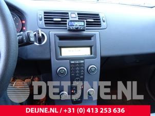 Usados Controlador de pantalla multimedia Volvo C30 (EK/MK) 1.6 D2 16V Precio de solicitud ofrecido por van Deijne Onderdelen Uden B.V.