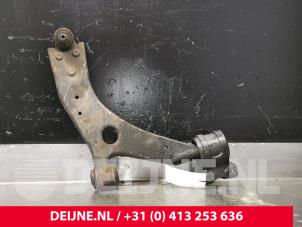 Usagé Bras de suspension bas avant droit Volvo V50 (MW) 2.4 20V Prix sur demande proposé par van Deijne Onderdelen Uden B.V.
