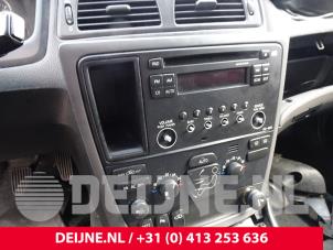 Używane Radio Rózne Volvo V70 (SW) 2.4 D 20V Cena na żądanie oferowane przez van Deijne Onderdelen Uden B.V.