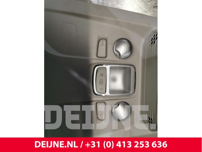 Interior lighting, front from a Opel Combo Cargo 1.5 CDTI 75 2020