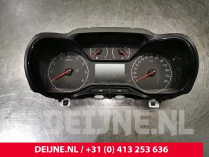 Usagé Compteur kilométrique KM Opel Combo Cargo 1.5 CDTI 75 Prix € 181,50 Prix TTC proposé par van Deijne Onderdelen Uden B.V.