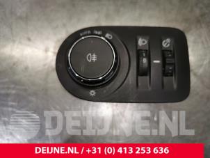 Used Light switch Opel Combo Cargo 1.5 CDTI 75 Price € 36,30 Inclusive VAT offered by van Deijne Onderdelen Uden B.V.