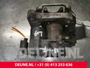 Used Rear brake calliper, left Opel Combo Cargo 1.5 CDTI 75 Price on request offered by van Deijne Onderdelen Uden B.V.