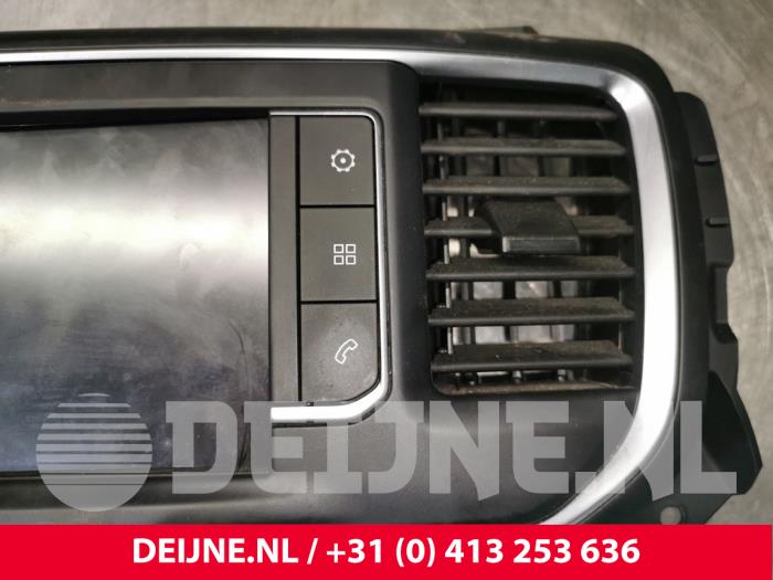Display Multimédia unité de réglage d'un Citroën Jumpy 2.0 Blue HDI 120 2018