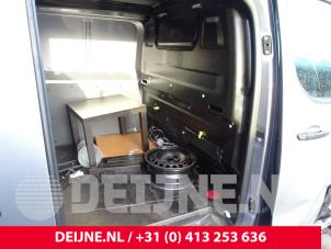 Usagé Cloison cabine Citroen Jumpy 2.0 Blue HDI 120 Prix € 302,50 Prix TTC proposé par van Deijne Onderdelen Uden B.V.