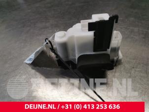Used Sliding door lock mechanism, right Fiat Doblo Cargo (263) 1.6 D Multijet Price € 42,35 Inclusive VAT offered by van Deijne Onderdelen Uden B.V.