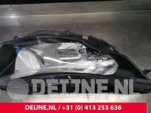 Used Headlight, right Iveco New Daily VI 33S14, 35C14, 35S14 Price € 181,50 Inclusive VAT offered by van Deijne Onderdelen Uden B.V.