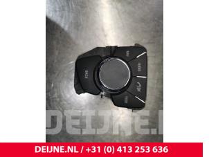 Używane Przelacznik interfejsu czlowiek-maszyna Opel Insignia Sports Tourer 2.0 Turbo 16V Ecotec Cena € 30,00 Procedura marży oferowane przez van Deijne Onderdelen Uden B.V.