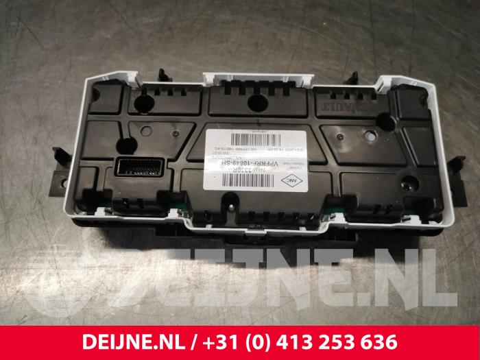 Cuentakilómetros de un Renault Trafic (1FL/2FL/3FL/4FL) 2.0 dCi 16V 145 2020