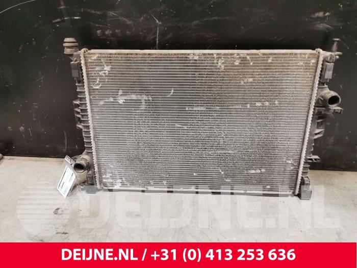 Usagé Radiateur Volvo V70 (BW) 2.0 D4 16V Prix € 75,00 Règlement à la marge proposé par van Deijne Onderdelen Uden B.V.