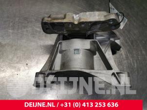 Used Engine mount Toyota ProAce 1.6 D-4D 95 16V Price on request offered by van Deijne Onderdelen Uden B.V.