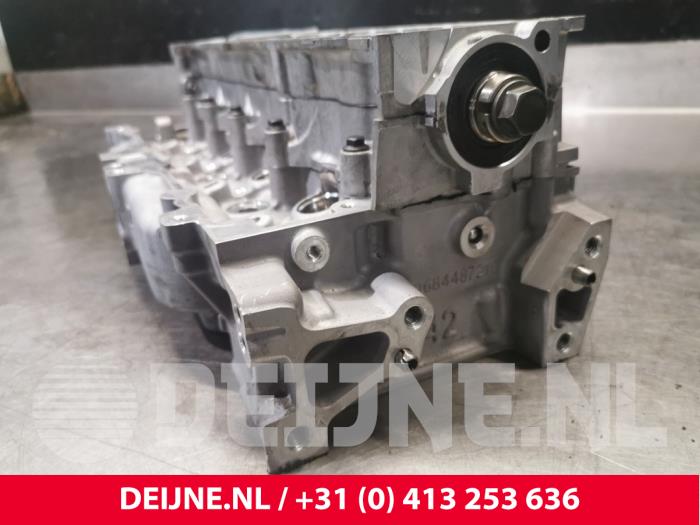 Cylinder head from a Volvo V70 (BW) 1.6 DRIVe,D2 2013