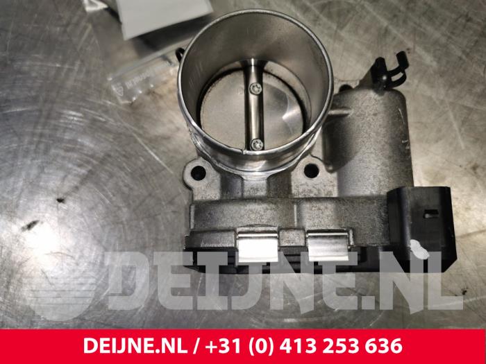 Gebrauchte Drosselklappengehäuse Ford Focus 3 1.6 Ti-VCT 16V 125 Preis € 24,00 Margenregelung angeboten von van Deijne Onderdelen Uden B.V.