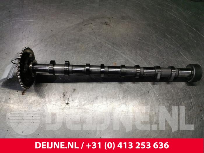 Camshaft from a Peugeot Boxer (U9) 2.2 HDi 130 Euro 5 2015