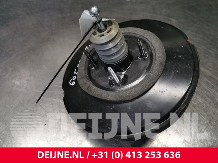 Usados Servofreno Toyota ProAce 1.6 D-4D 95 16V Precio € 36,30 IVA incluido ofrecido por van Deijne Onderdelen Uden B.V.