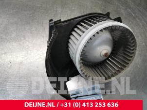Usagé Moteur de ventilation chauffage Opel Movano 2.3 CDTi 16V FWD Prix € 90,75 Prix TTC proposé par van Deijne Onderdelen Uden B.V.