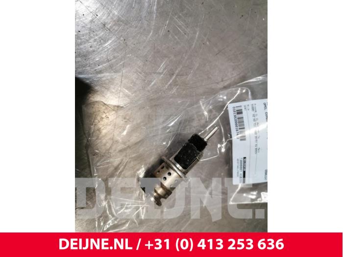 Adblue Injector from a Opel Combo Cargo 1.5 CDTI 75 2020