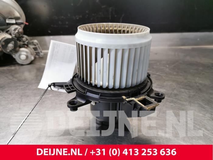 Motor de ventilador de calefactor de un Opel Combo Cargo 1.5 CDTI 75 2020