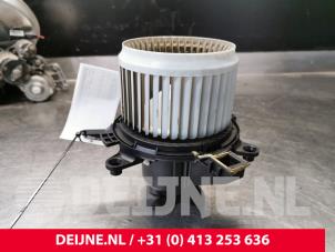 Used Heating and ventilation fan motor Opel Combo Cargo 1.5 CDTI 75 Price € 72,60 Inclusive VAT offered by van Deijne Onderdelen Uden B.V.
