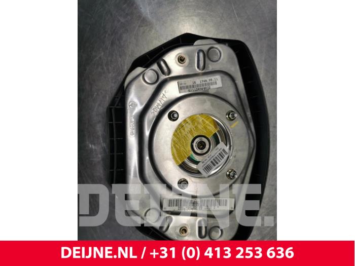 Left airbag (steering wheel) from a Mercedes-Benz Sprinter 2t (901/902) 211 CDI 16V 2003