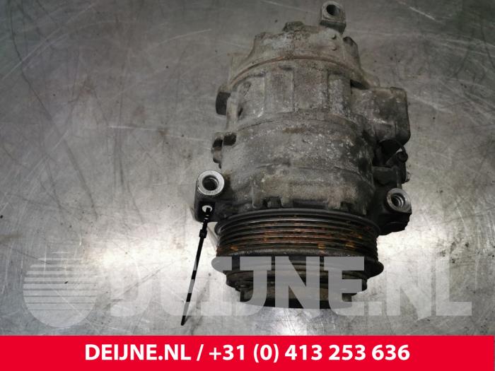 Bomba de aire acondicionado de un Mercedes-Benz Sprinter 2t (901/902) 211 CDI 16V 2003