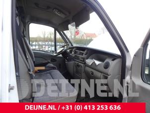 Gebrauchte Bank rechts vorne Nissan Interstar (X70) 1.9 dCi Preis € 181,50 Mit Mehrwertsteuer angeboten von van Deijne Onderdelen Uden B.V.