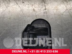 Däcktryckssensor från en Mercedes-Benz Sprinter 5t (907.6) 315 CDI 2.0 D RWD 2020