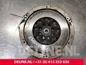 Used Dual mass flywheel Mercedes Vito (639.6) 2.2 116 CDI 16V Euro 5 Price € 242,00 Inclusive VAT offered by van Deijne Onderdelen Uden B.V.