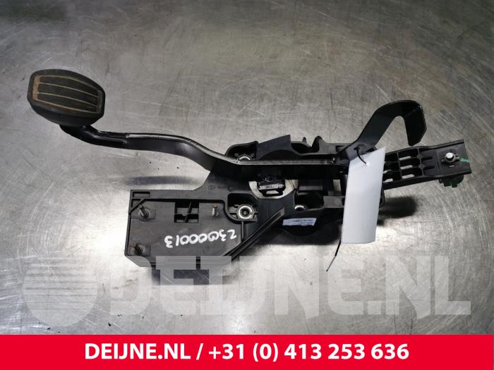 Używane Pedal hamulca Citroen Jumpy 2.0 Blue HDI 120 Cena € 60,50 Z VAT oferowane przez van Deijne Onderdelen Uden B.V.