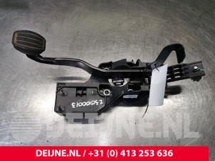 Used Brake pedal Citroen Jumpy 2.0 Blue HDI 120 Price € 60,50 Inclusive VAT offered by van Deijne Onderdelen Uden B.V.