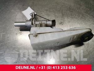 Używane Glówny cylinder hamulcowy Citroen Jumpy 2.0 Blue HDI 120 Cena € 90,75 Z VAT oferowane przez van Deijne Onderdelen Uden B.V.
