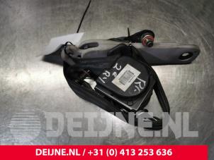 Used Front seatbelt, right Hyundai H-300 2.5 CRDi Price € 75,00 Margin scheme offered by van Deijne Onderdelen Uden B.V.