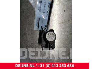 Used Heater valve motor Opel Combo Cargo 1.5 CDTI 75 Price € 24,20 Inclusive VAT offered by van Deijne Onderdelen Uden B.V.