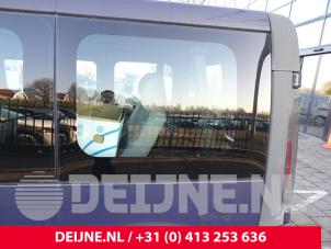 Gebrauchte Zusätzliches Fenster 2-türig links hinten Opel Vivaro 1.9 DTI 16V Preis auf Anfrage angeboten von van Deijne Onderdelen Uden B.V.
