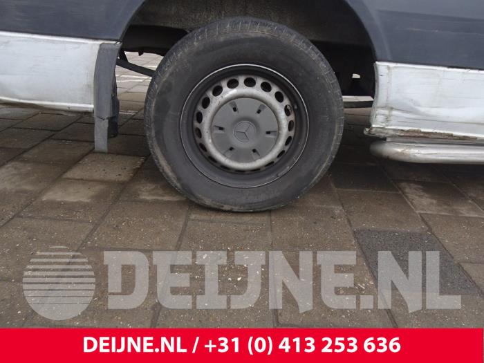 Wheel from a Mercedes-Benz Sprinter 3,5t (906.63) 310 CDI 16V 2015