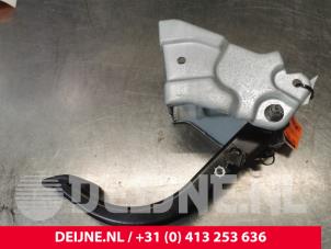 Used Brake pedal Opel Vivaro 1.9 DTI 16V Price € 36,30 Inclusive VAT offered by van Deijne Onderdelen Uden B.V.