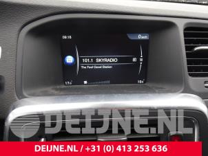 Usados Pantalla interior Volvo V60 I (FW/GW) 1.6 DRIVe Precio de solicitud ofrecido por van Deijne Onderdelen Uden B.V.