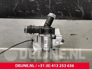 Used Electric heater valve Volvo V60 II (ZW) 2.0 B3 16V Mild Hybrid Geartronic Price € 25,00 Margin scheme offered by van Deijne Onderdelen Uden B.V.