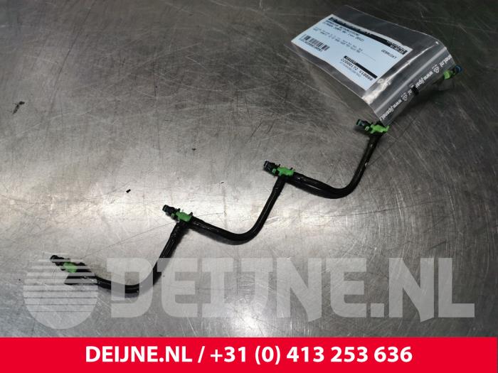 Fuel return line from a Citroën Jumpy (G9) 2.0 HDiF 16V 125 2012
