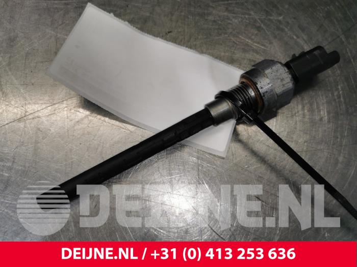 Oil level sensor from a Citroën Jumpy (G9) 2.0 HDiF 16V 125 2012