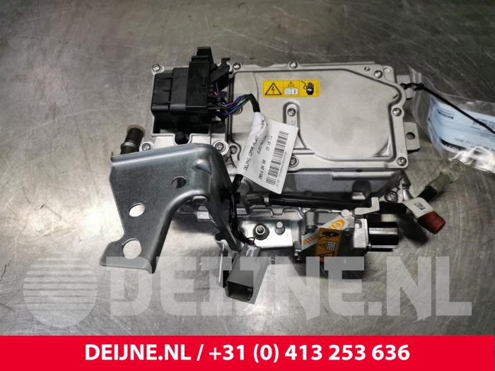 Używane DC/CD konwertor Volvo V60 I (FW/GW) 2.4 D6 20V Plug-in Hybrid AWD Cena € 700,00 Procedura marży oferowane przez van Deijne Onderdelen Uden B.V.