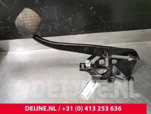 Used Brake pedal Mercedes Vito (447.6) 2.2 114 CDI 16V Price € 72,60 Inclusive VAT offered by van Deijne Onderdelen Uden B.V.