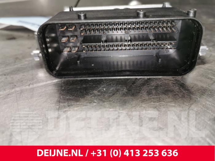 Adblue Computer from a Mercedes-Benz Vito (447.6) 2.2 114 CDI 16V 2018