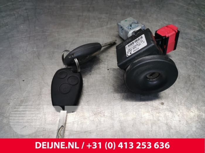 Zündschloss+Schlüssel van een Opel Movano 2.3 CDTi 16V FWD 2013