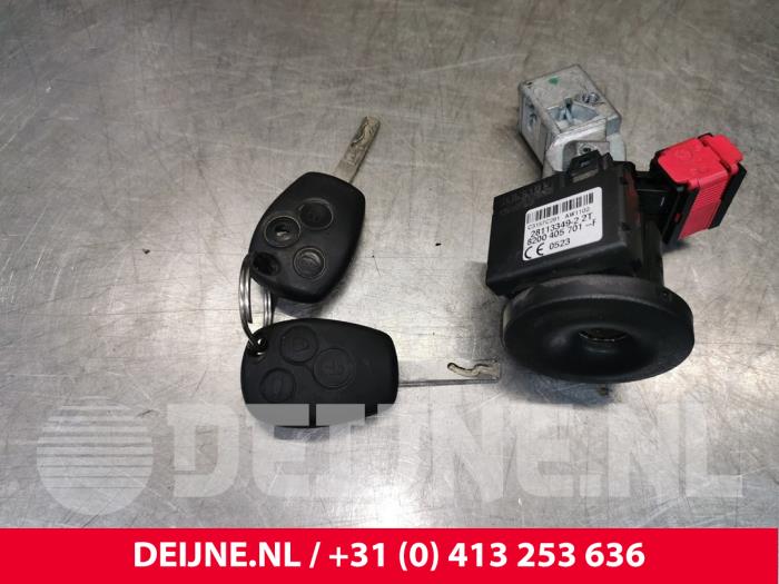 Cerradura de contacto y llave de un Opel Movano 2.3 CDTi 16V FWD 2013