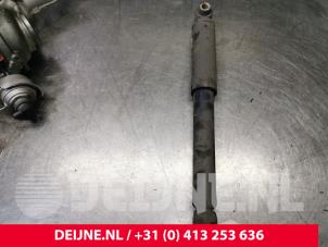 Gebrauchte Stoßdämpfer links hinten Iveco New Daily VI 33S14, 35C14, 35S14 Preis € 54,45 Mit Mehrwertsteuer angeboten von van Deijne Onderdelen Uden B.V.