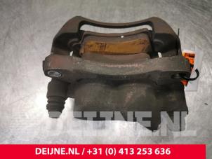 Gebrauchte Bremszange links vorne Renault Master III (FD/HD) 2.5 dCi 16V Preis auf Anfrage angeboten von van Deijne Onderdelen Uden B.V.